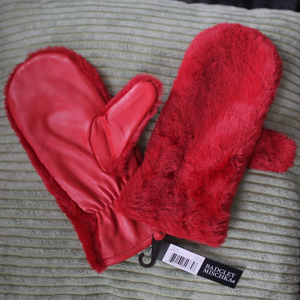 NWT Faux Fur Red Mitten Gloves.